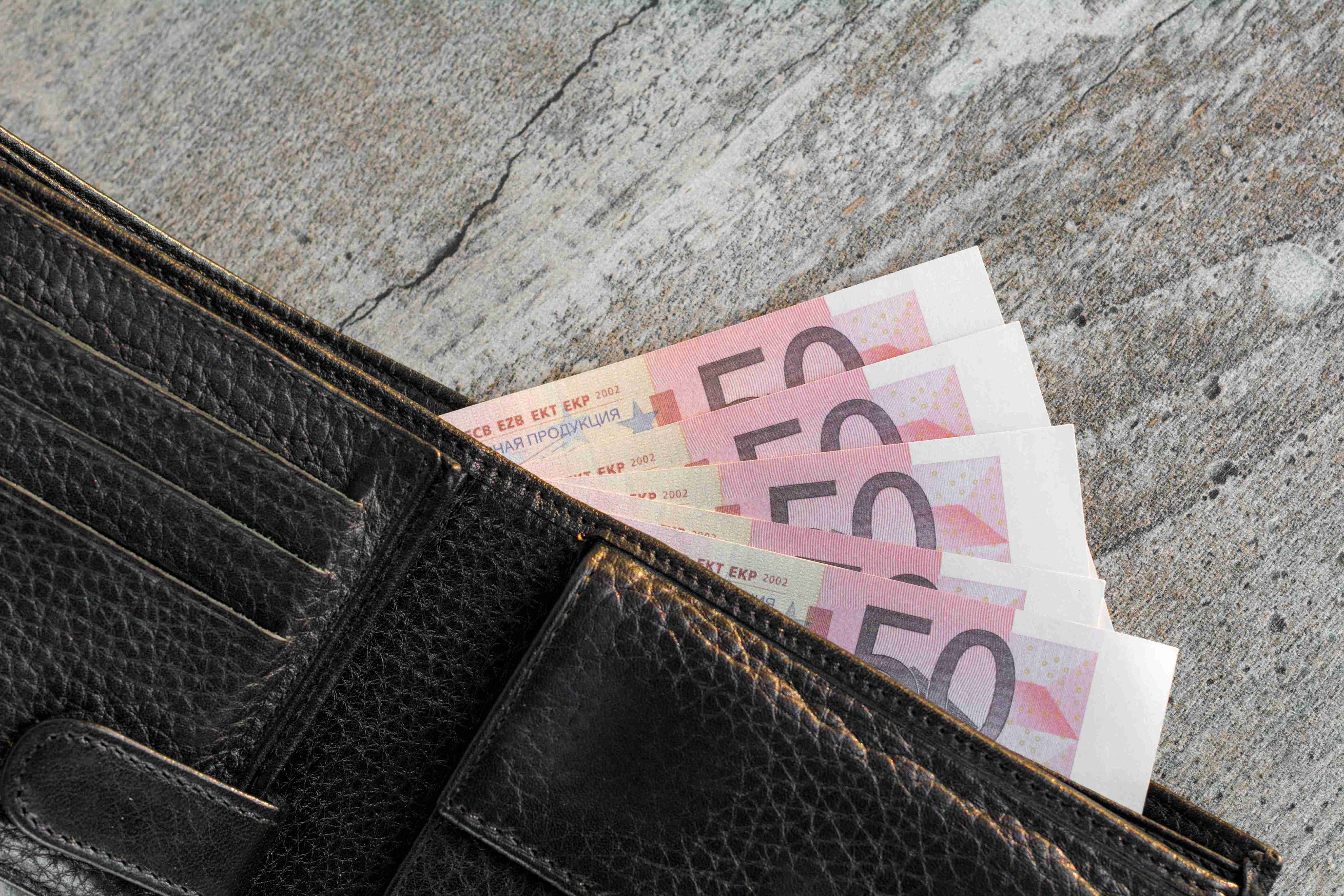 Tabelas de reten&ccedil;&atilde;o na fonte do IRS reduzidas em 50% em Novembro